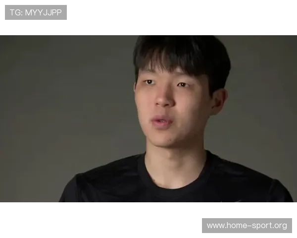 杨瀚森试训爵士首次亮相 身穿84号与队友互动视频曝光